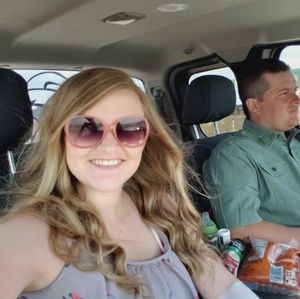 Meet your Posher, Hailie